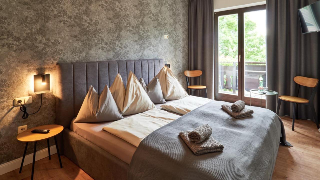 Jeff'S - Rooms With A Mountain View Bad Goisern Extérieur photo